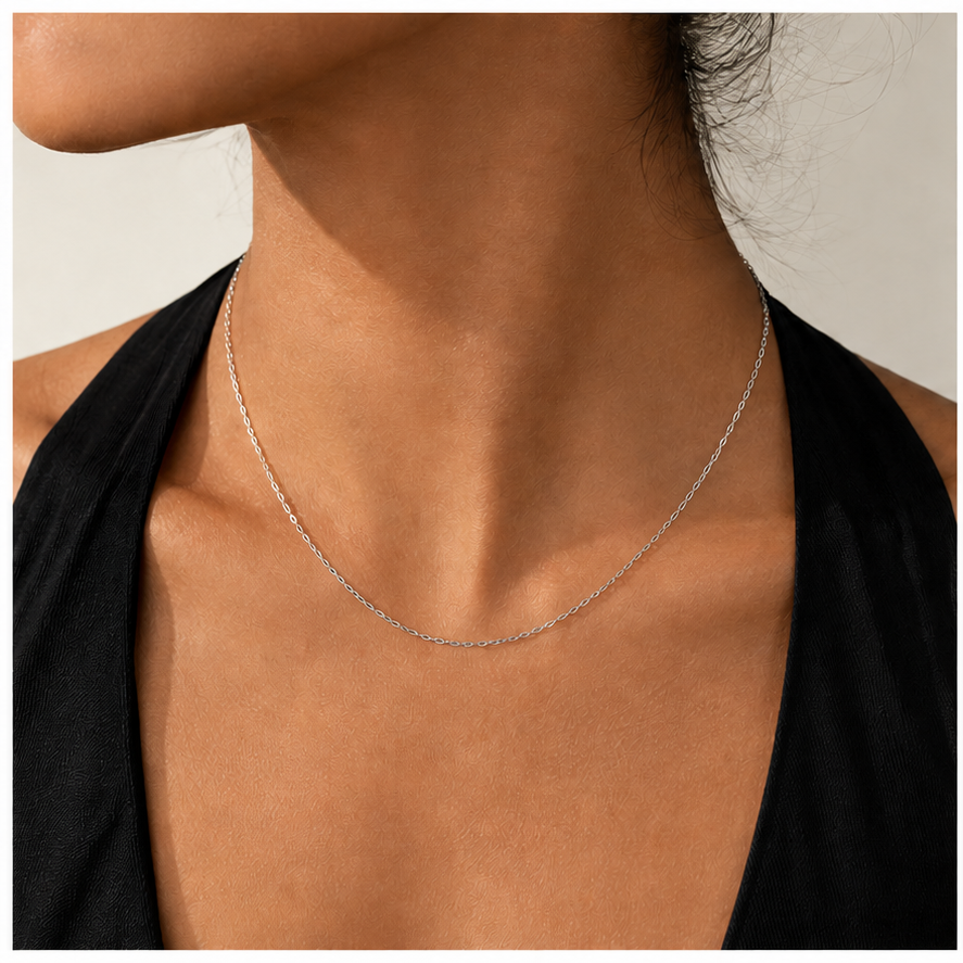 O-Shape Chain in Silver worn in a close-up model view