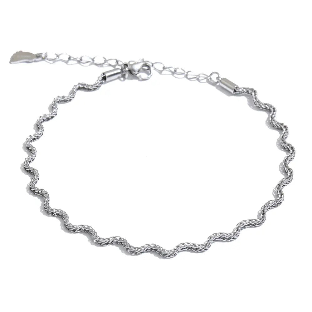 Onda Anklet in silver on white