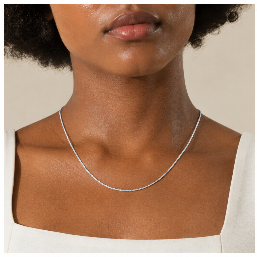 Ruffled Chain in Silver worn in a close-up model view