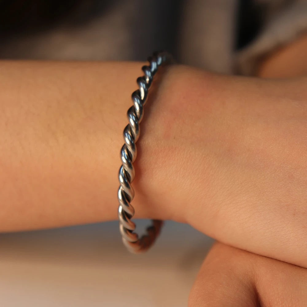 French twist bangle