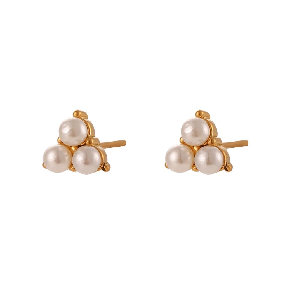 Russia pearl studs