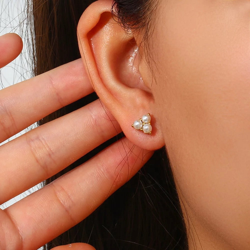 Russia pearl studs