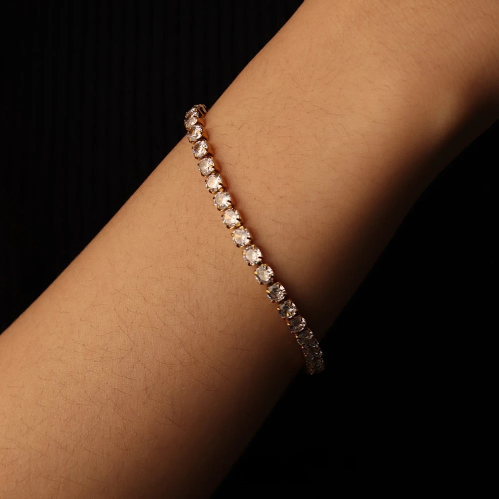 Basic diamond bracelet