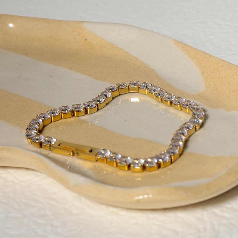 Basic diamond bracelet