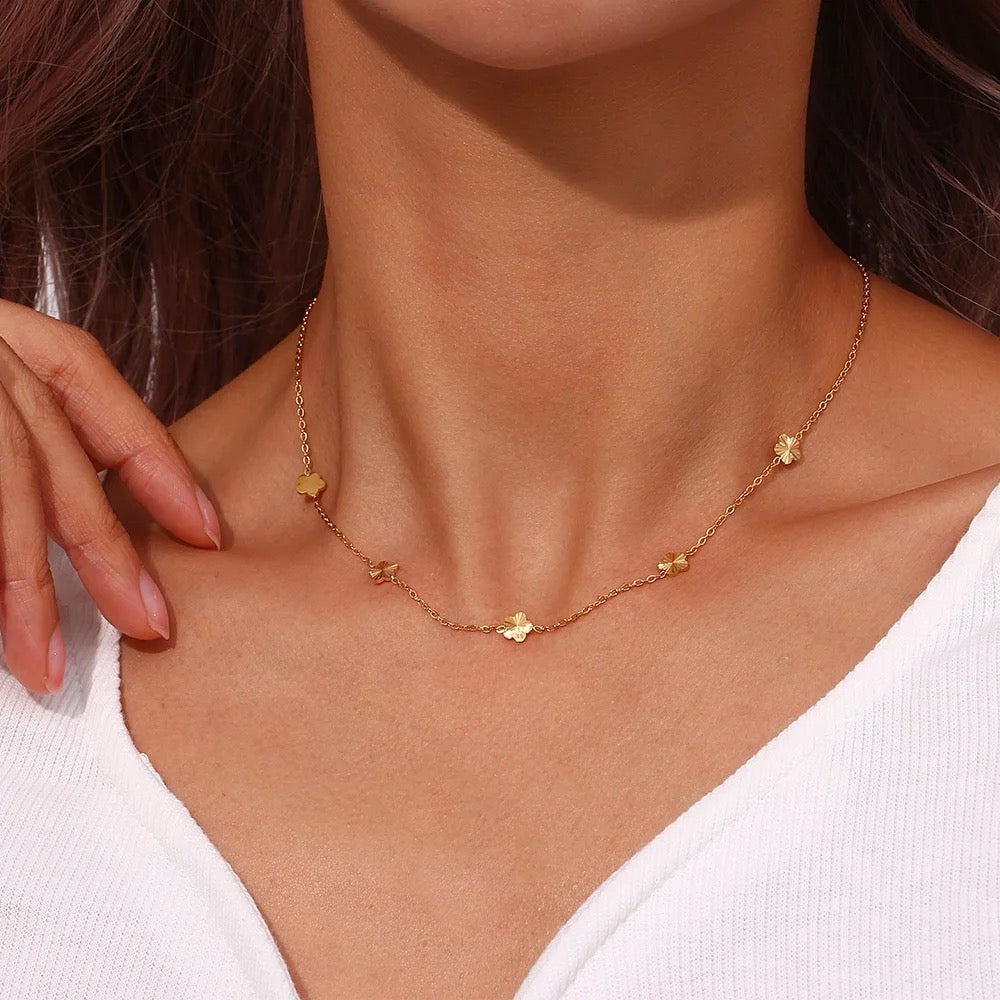Spaced flower chain